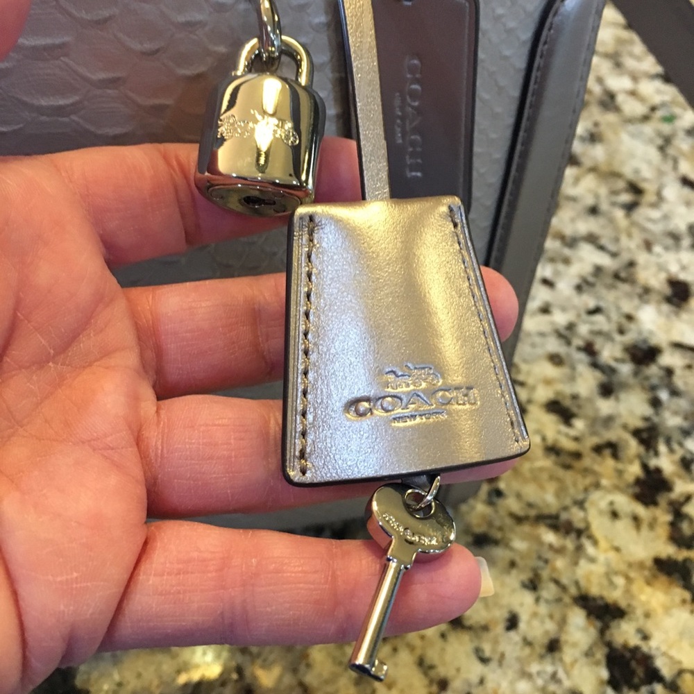 Coach purse, NWT - Picture 4 of 8